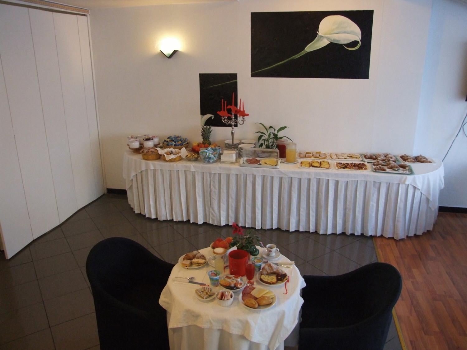 Hotel Mediterraneo Pesaro Luaran gambar