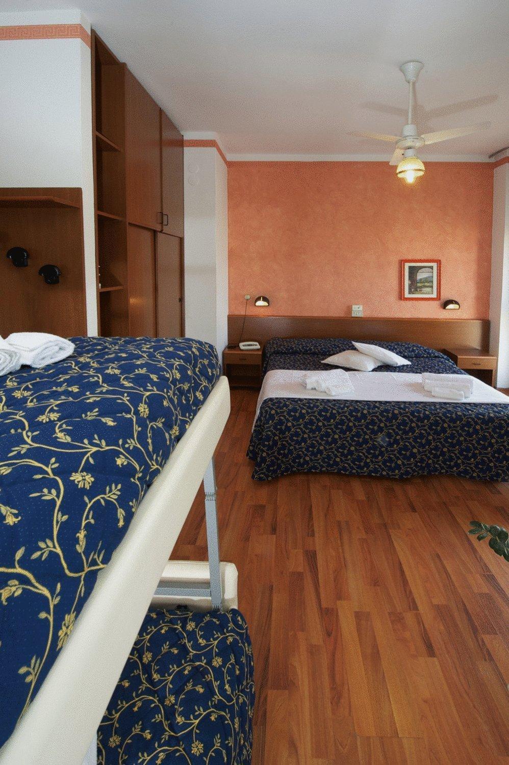 Hotel Mediterraneo Pesaro Luaran gambar