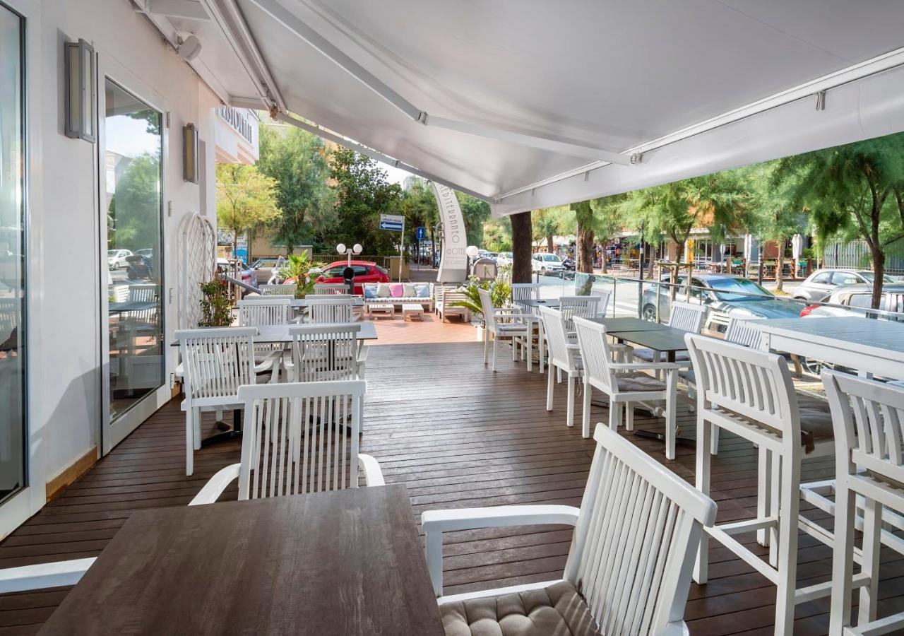 Hotel Mediterraneo Pesaro Luaran gambar
