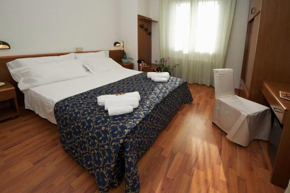 Hotel Mediterraneo Pesaro Bilik gambar